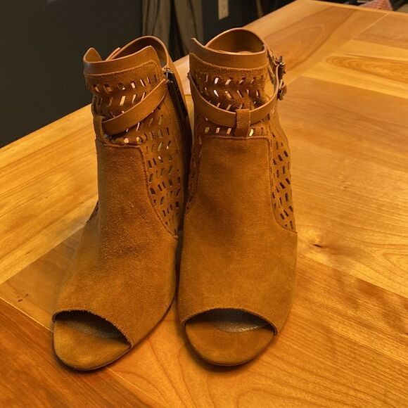 BCBGeneration block heel bootie open toe - Picture 2 of 10